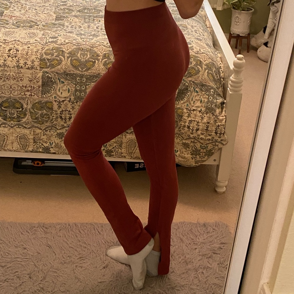 Fabletics burgundy yoga pants - Picture 3 of 5